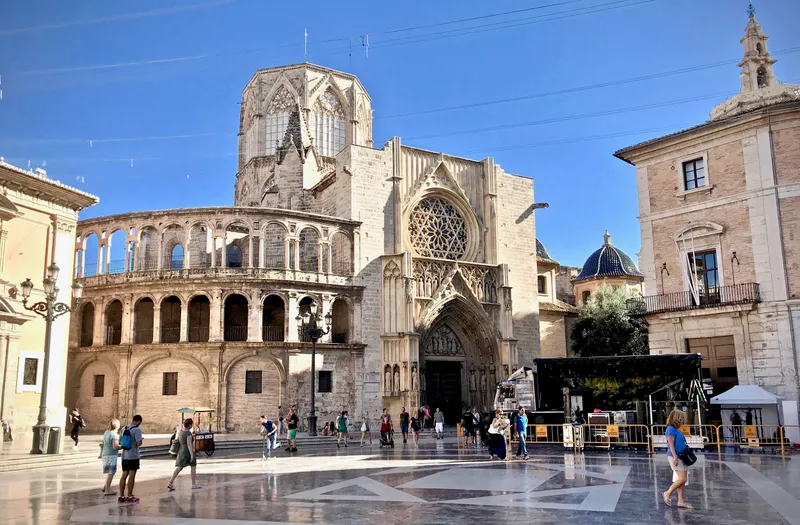 Valencia, photograph 3 of 41