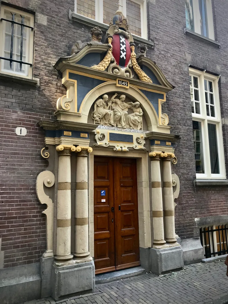 Amsterdam, photograph 12 of 94